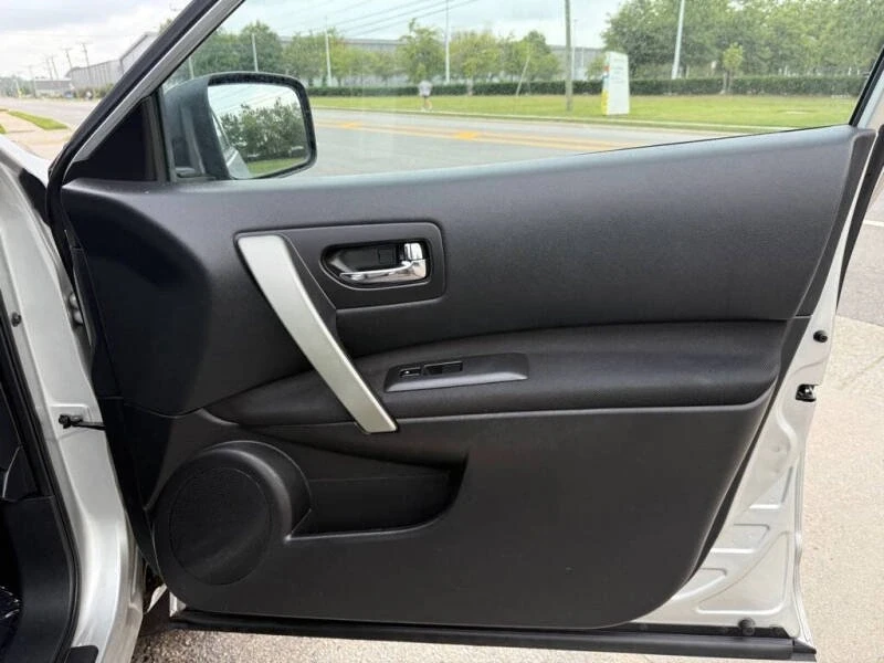 2013 Nissan Rogue - Image 19 of 19