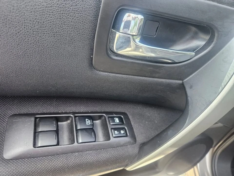 2013 Nissan Rogue - Image 12 of 19