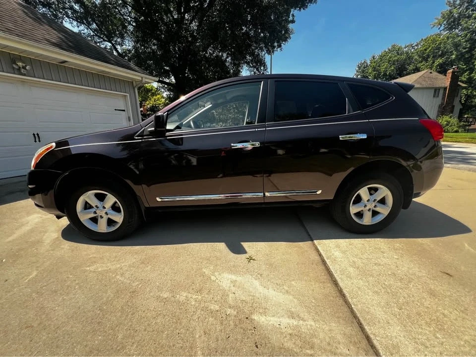 2013 Nissan Rogue - Image 2 of 10