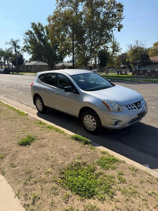2013 Nissan Rogue - Image 2 of 10