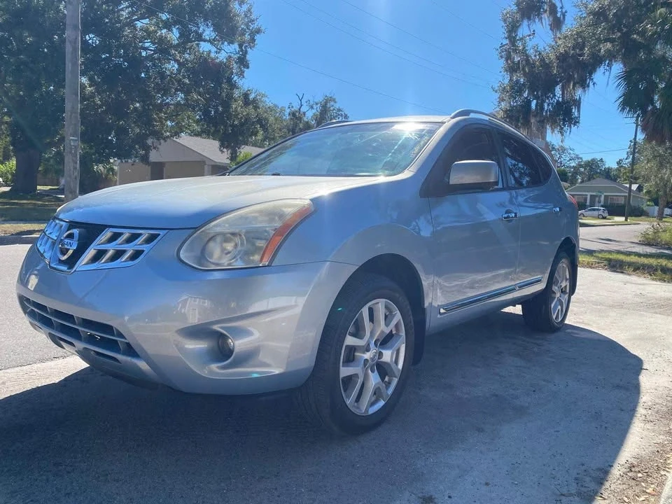2013 Nissan Rogue - Image 2 of 10