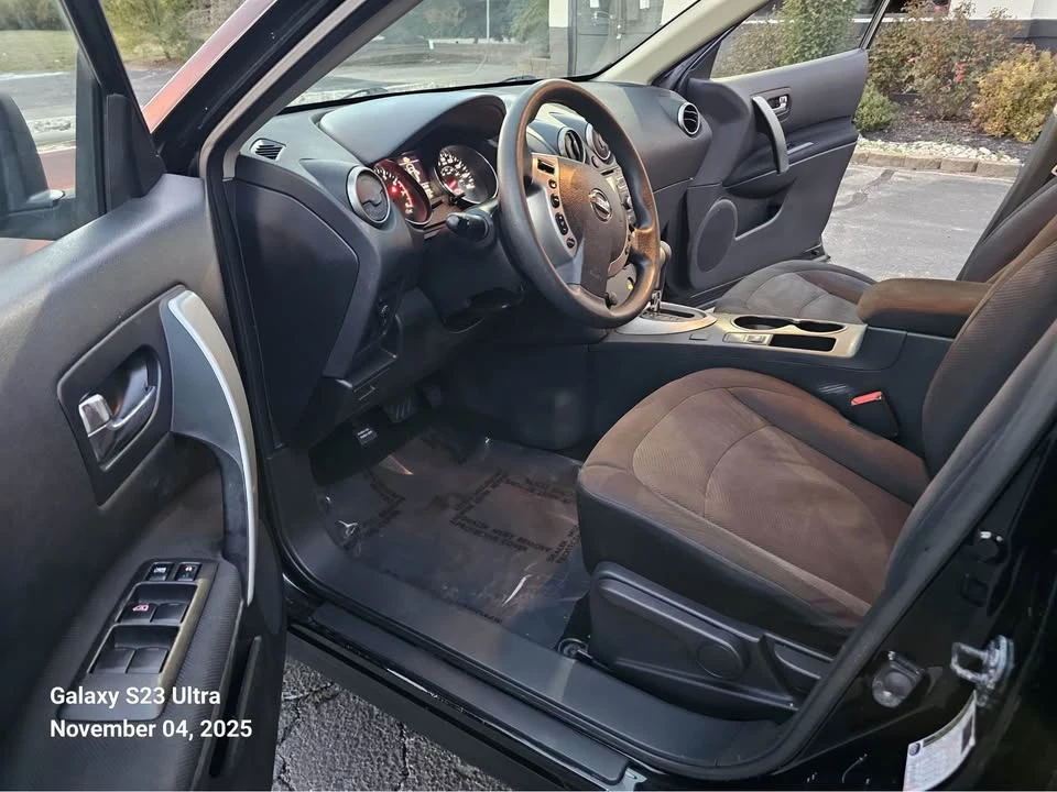 2013 Nissan Rogue - Image 8 of 13