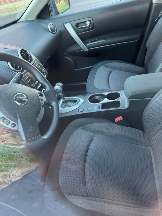 2013 Nissan Rogue - Image 2 of 8