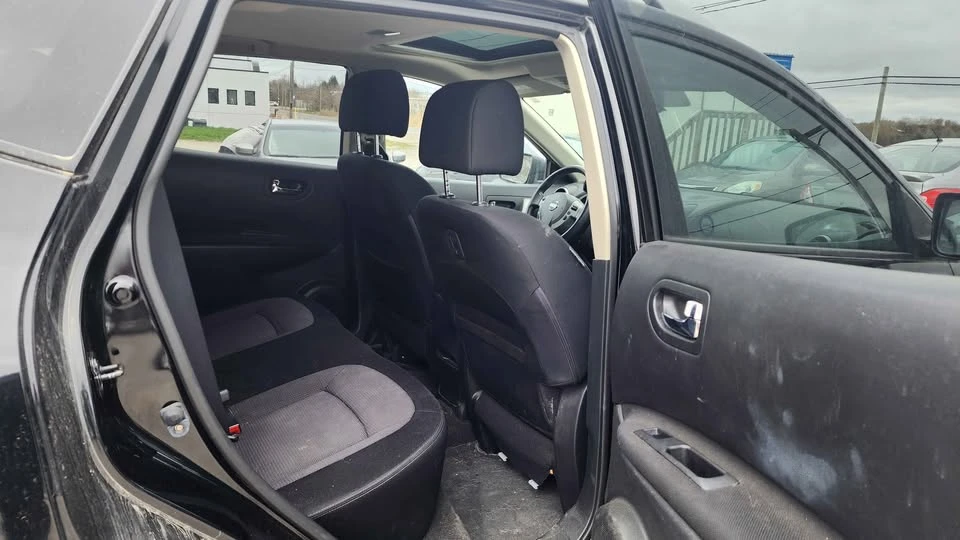 2013 Nissan Rogue - Image 11 of 16