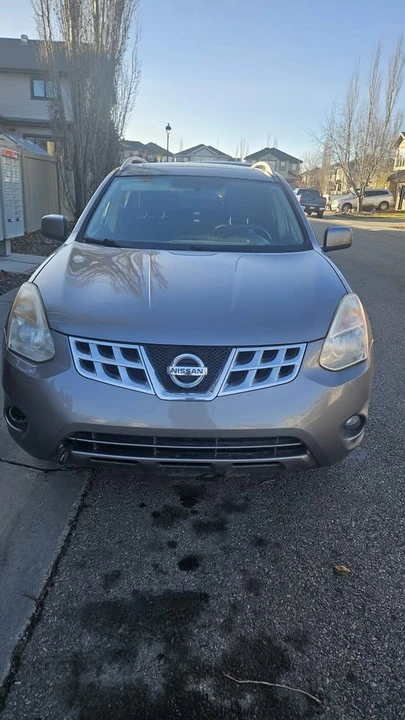 2013 Nissan Rogue - Image 2 of 8
