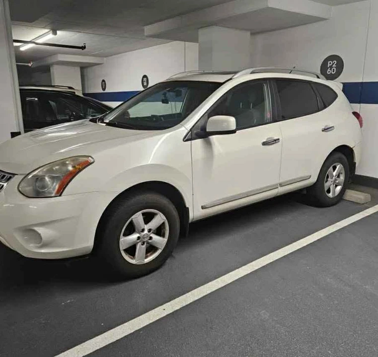 2013 Nissan Rogue - Image 2 of 10