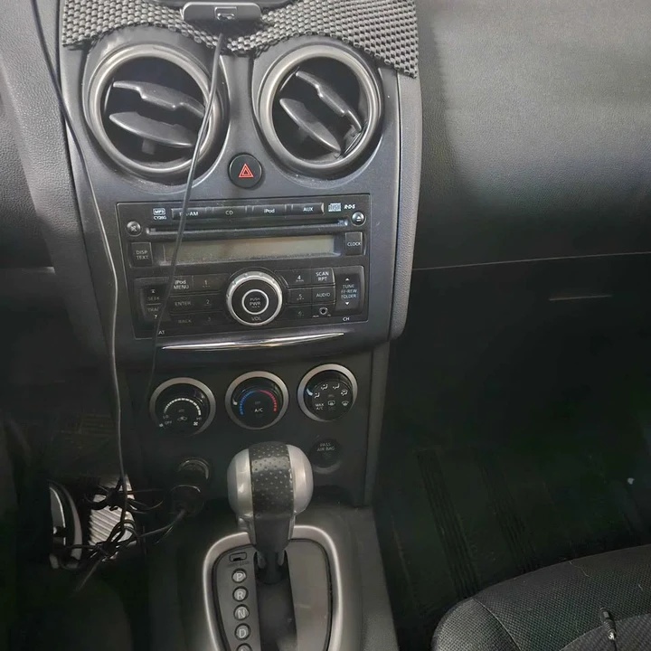 2013 Nissan Rogue - Image 6 of 10