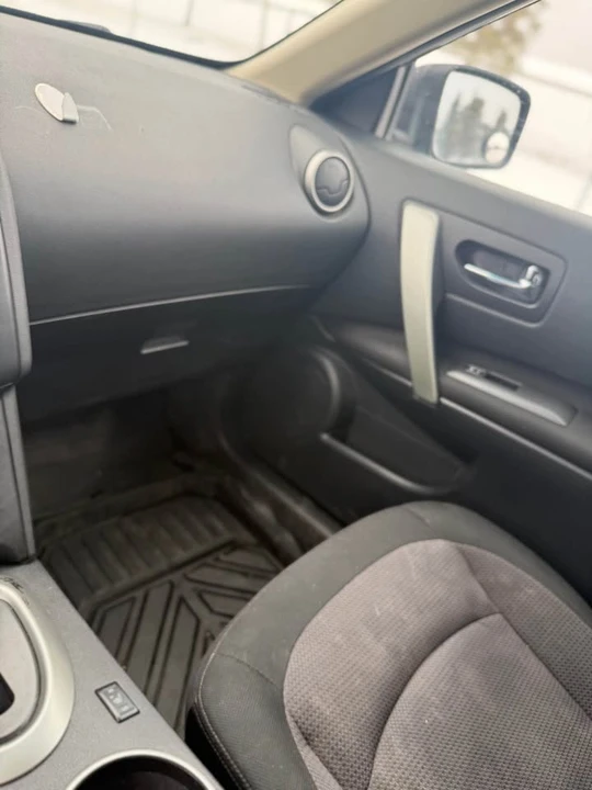 2013 Nissan Rogue - Image 7 of 8