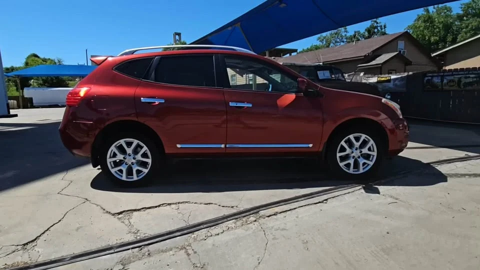 2013 Nissan Rogue - Image 2 of 6