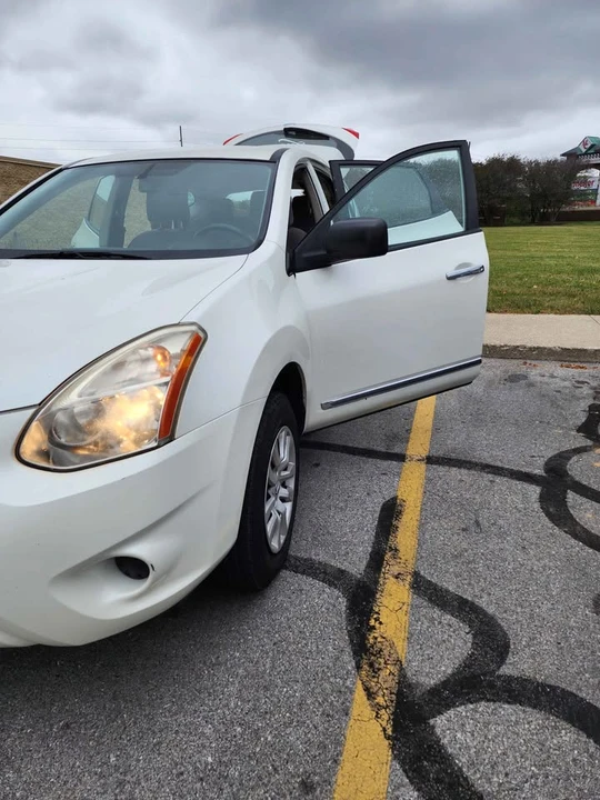 2013 Nissan Rogue - Image 14 of 16