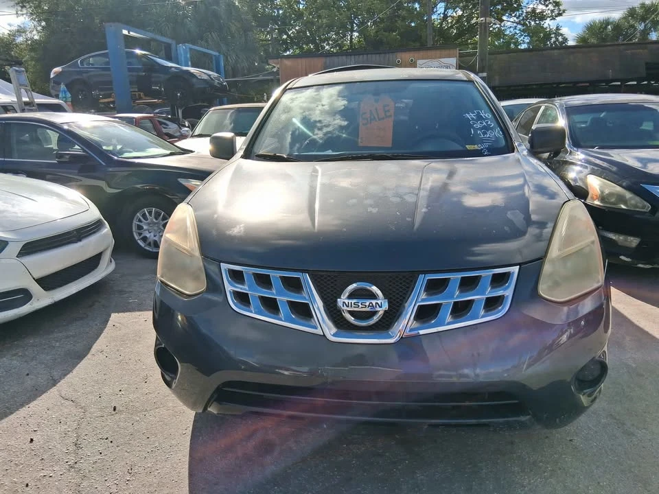 2013 Nissan Rogue - Image 4 of 10