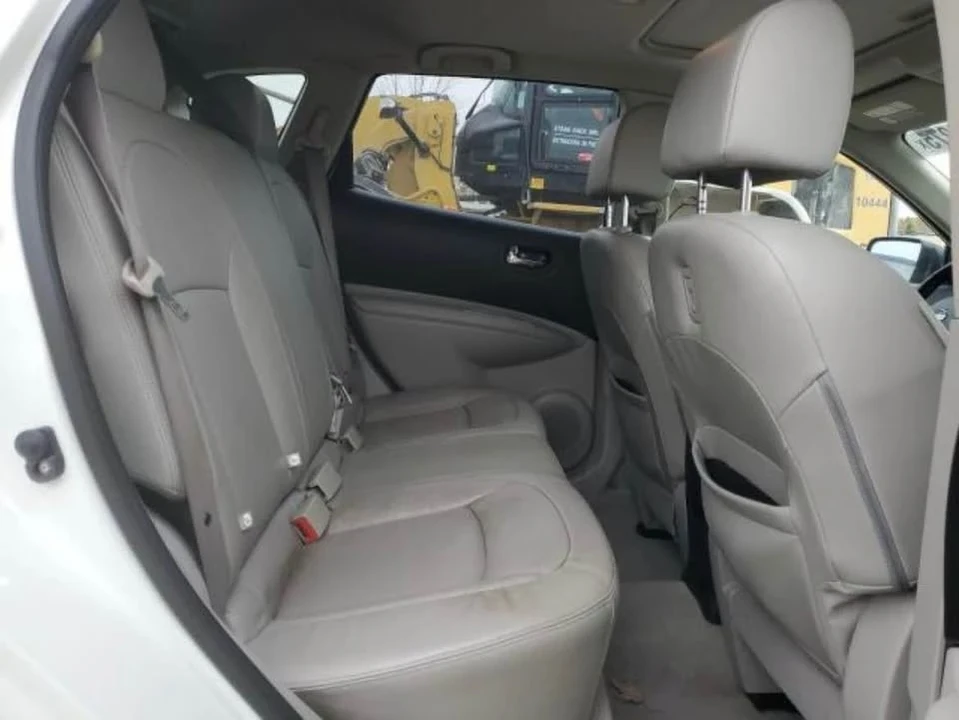 2013 Nissan Rogue - Image 7 of 7