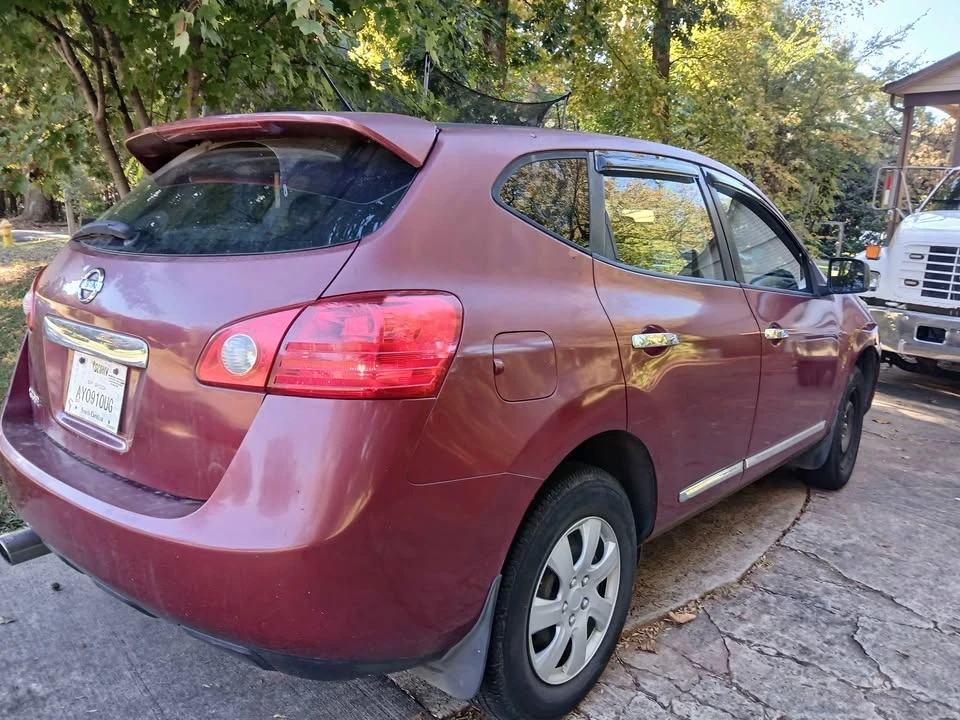 2013 Nissan Rogue - Image 10 of 12