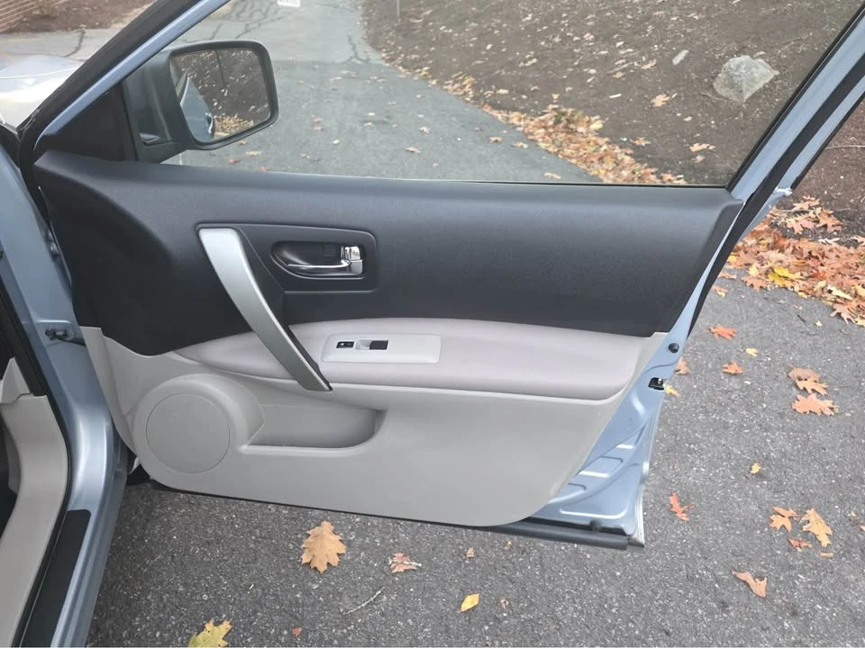 2013 Nissan Rogue - Image 10 of 11