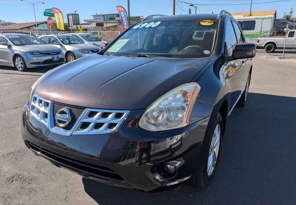 2013 Nissan Rogue - Image 2 of 7
