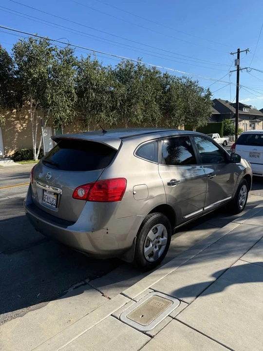 2013 Nissan Rogue - Image 2 of 6