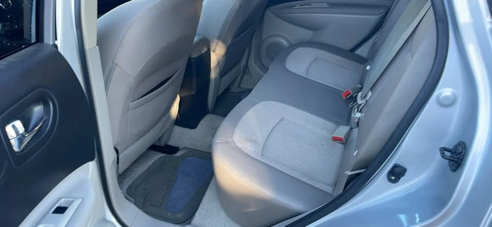 2013 Nissan Rogue - Image 4 of 15