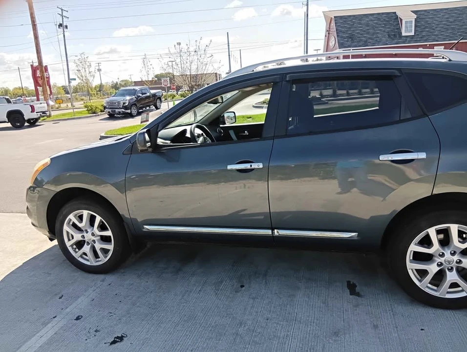 2013 Nissan Rogue - Image 3 of 19