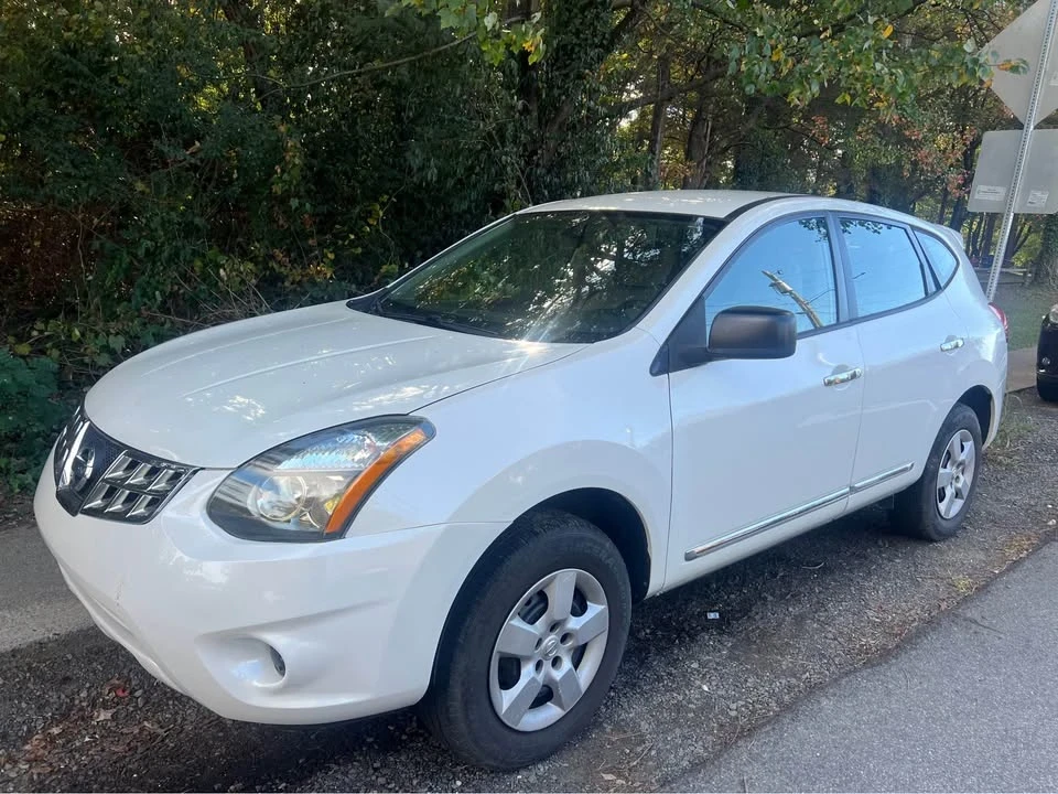 2013 Nissan Rogue - Image 2 of 15