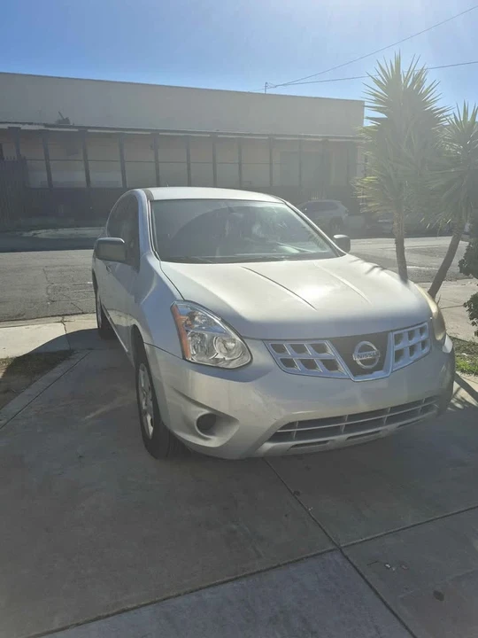 2013 Nissan Rogue - Image 2 of 7