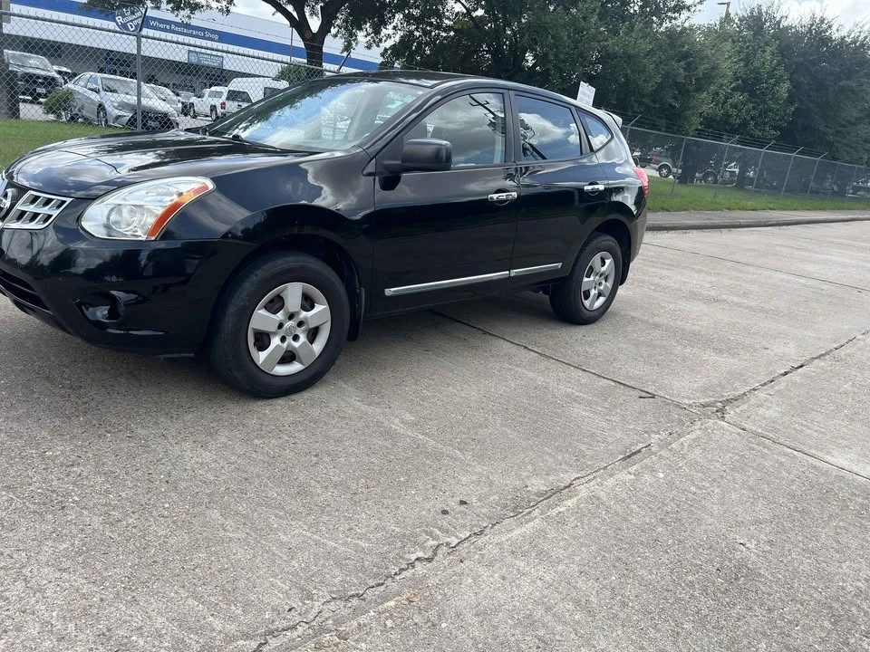 2013 Nissan Rogue - Image 2 of 18