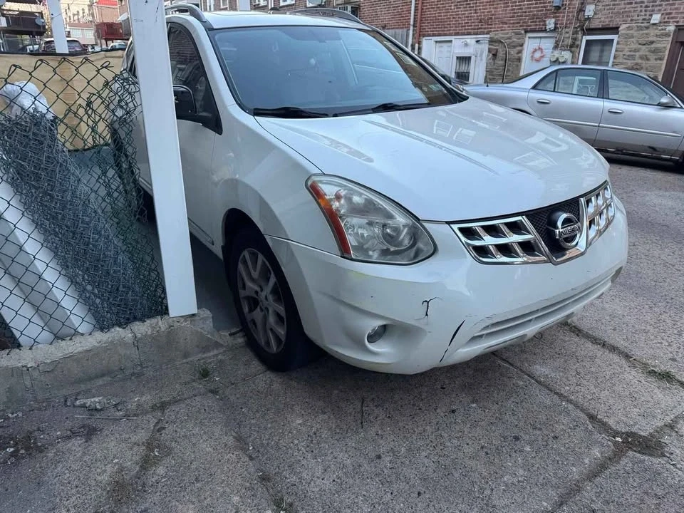 2013 Nissan Rogue - Image 2 of 8