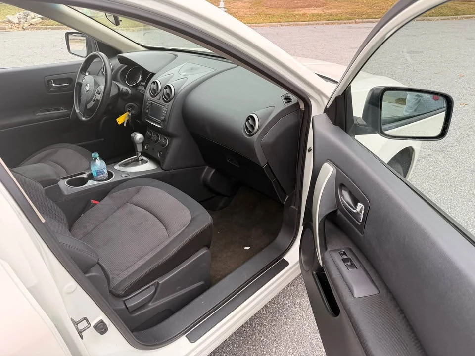 2013 Nissan Rogue - Image 8 of 13