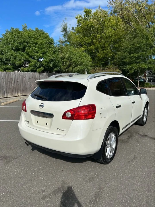 2013 Nissan Rogue - Image 6 of 11