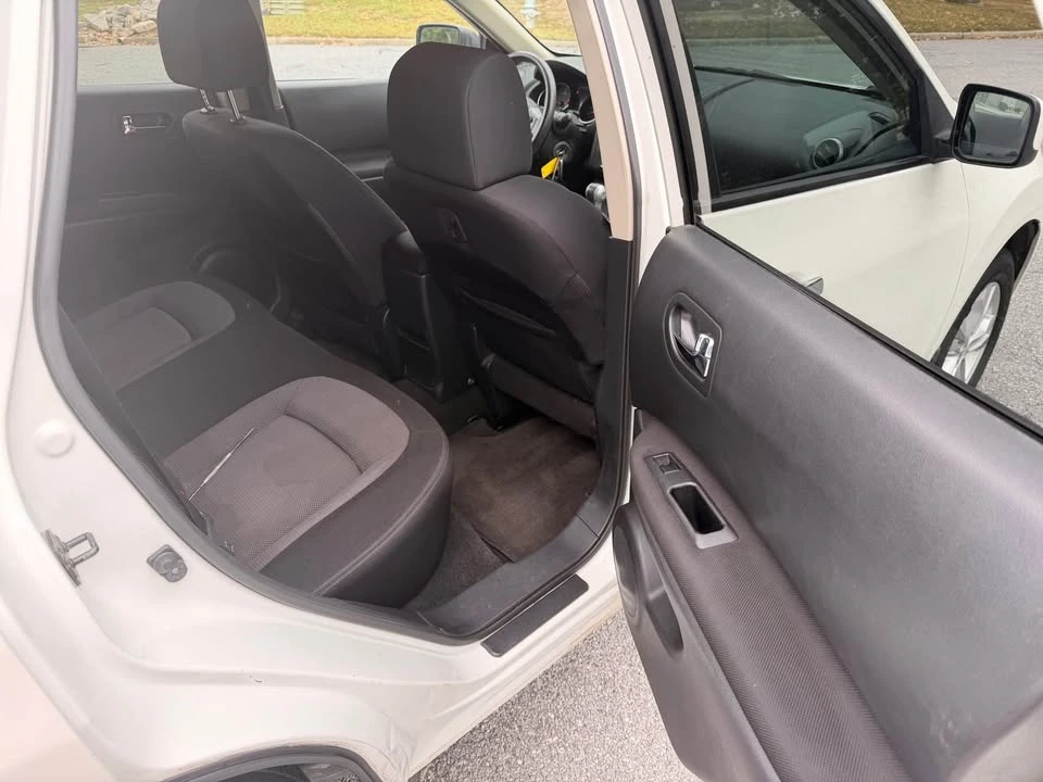 2013 Nissan Rogue - Image 9 of 13