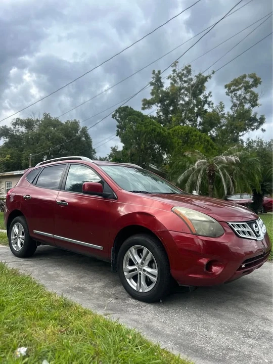 2013 Nissan Rogue - Image 2 of 11