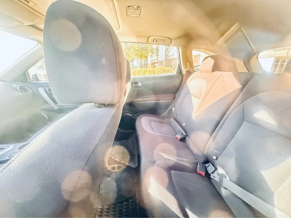 2013 Nissan Rogue - Image 2 of 8