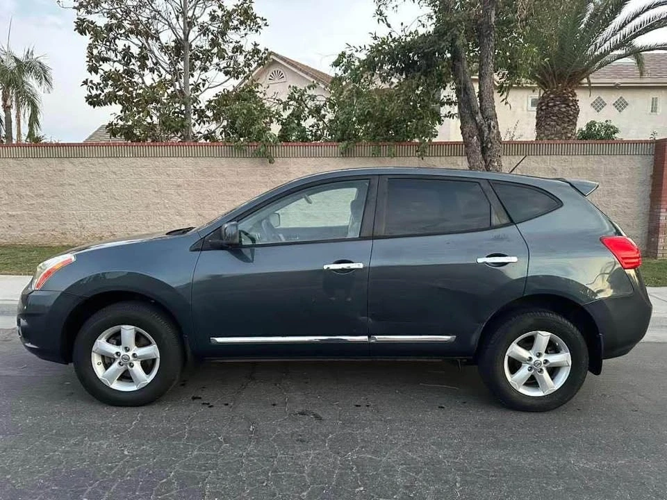 2013 Nissan Rogue - Image 2 of 11