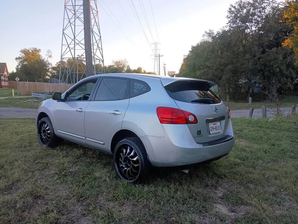 2013 Nissan Rogue - Image 7 of 10