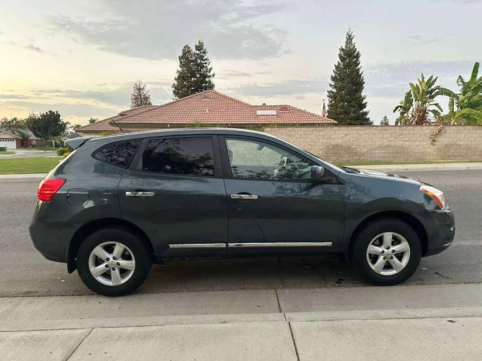 2013 Nissan Rogue - Image 2 of 9
