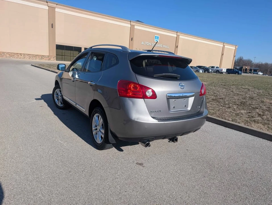 2013 Nissan Rogue - Image 10 of 15