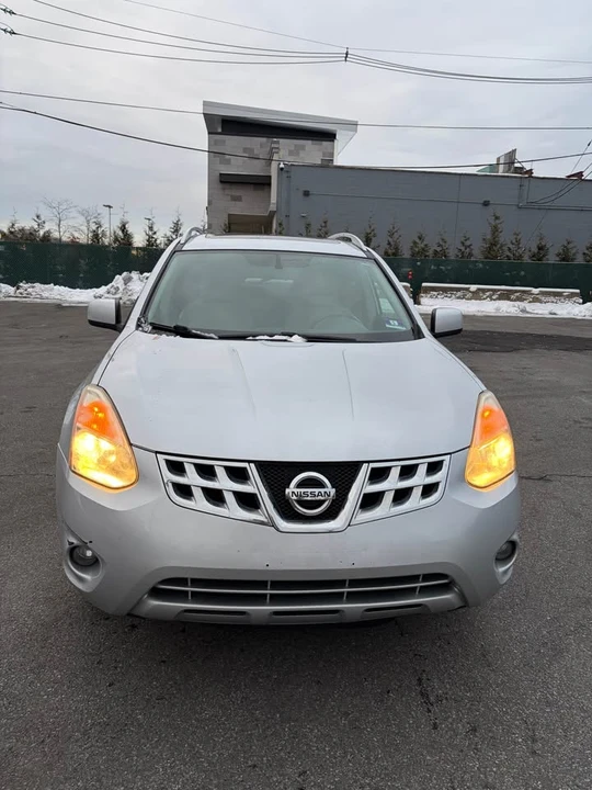 2013 Nissan Rogue - Image 2 of 11