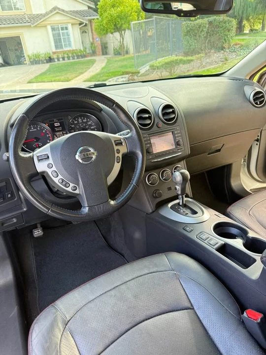 2013 Nissan Rogue - Image 10 of 18