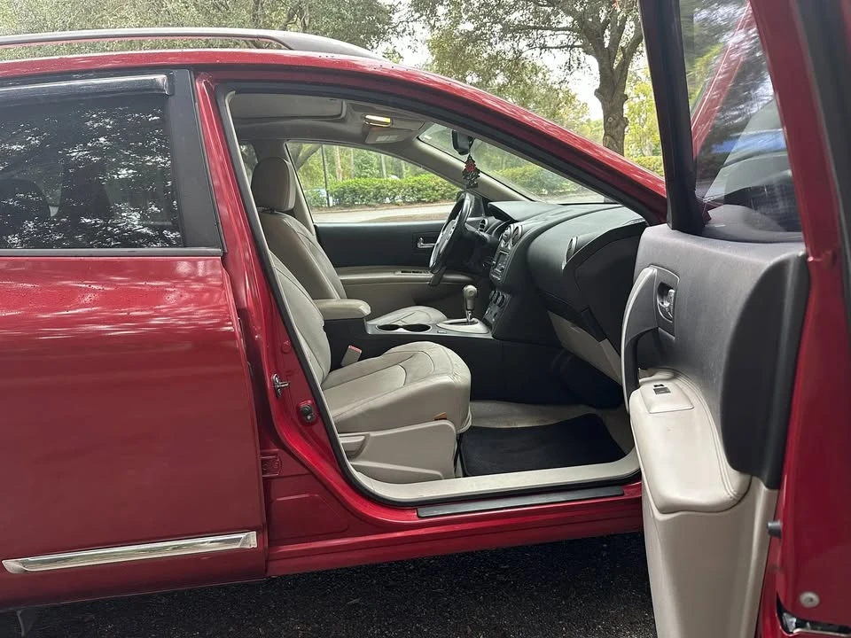 2013 Nissan Rogue - Image 11 of 14