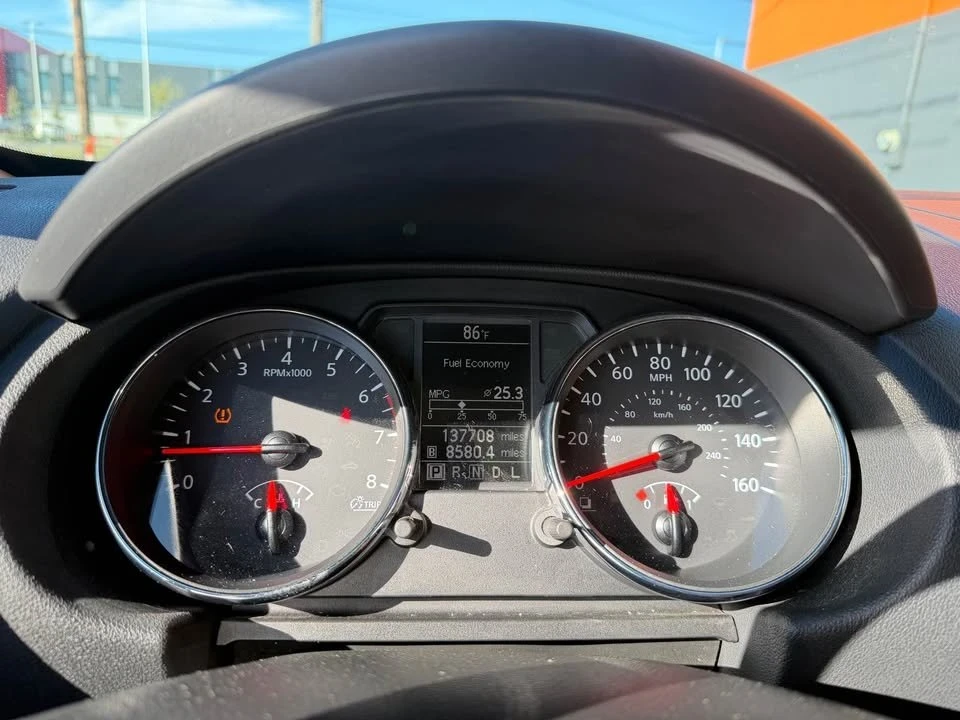 2013 Nissan Rogue - Image 16 of 17