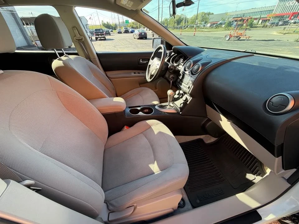 2013 Nissan Rogue - Image 14 of 17
