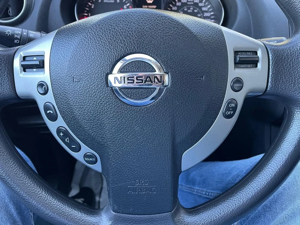 2013 Nissan Rogue - Image 8 of 16