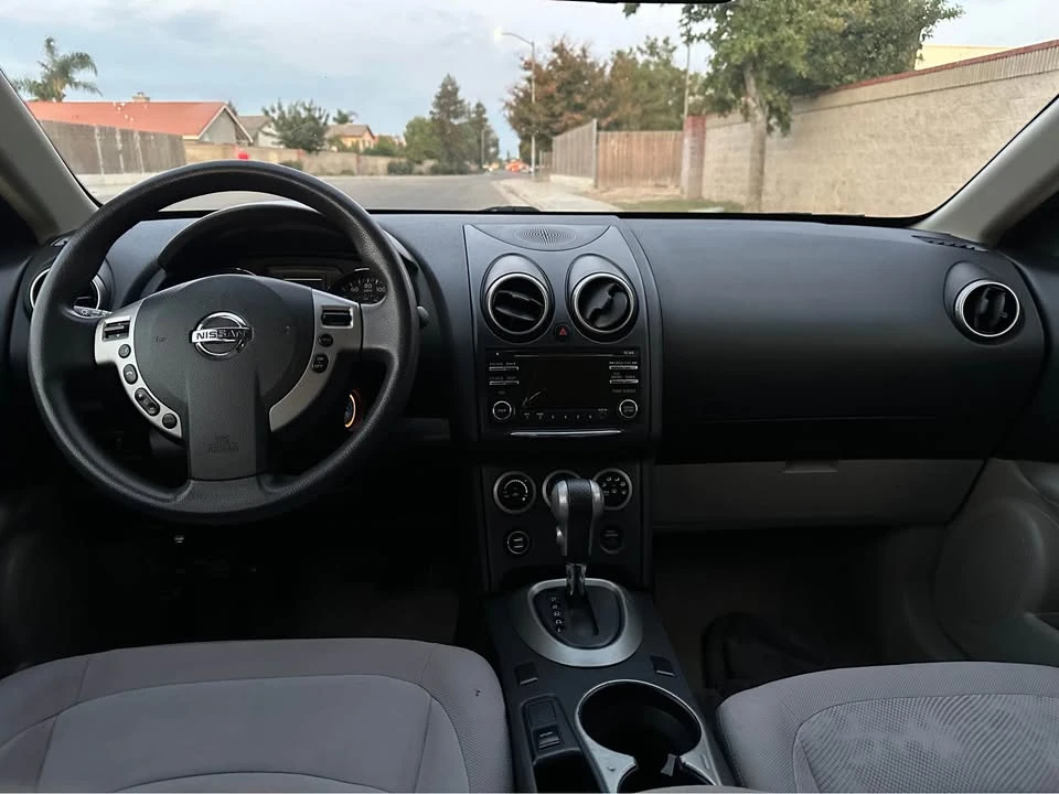 2013 Nissan Rogue - Image 8 of 10