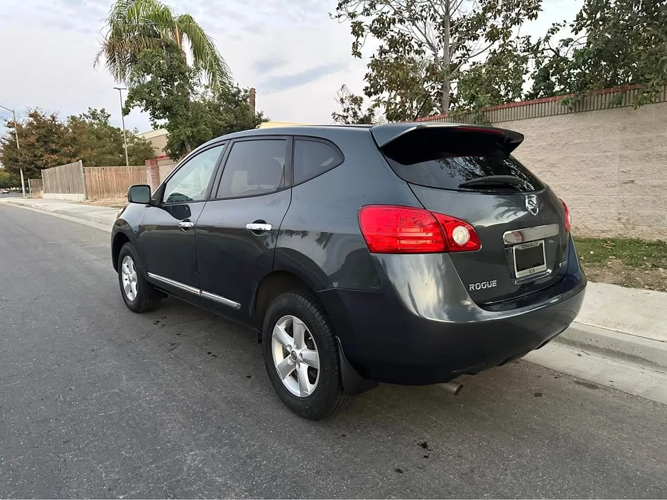 2013 Nissan Rogue - Image 5 of 10
