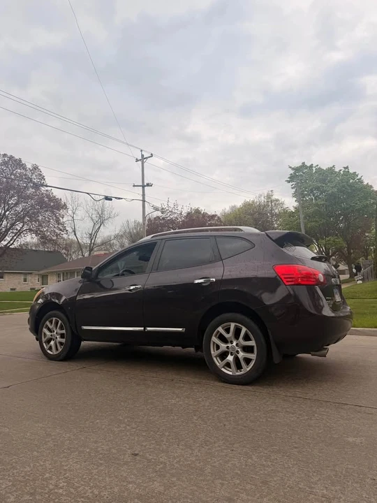 2013 Nissan Rogue - Image 4 of 10