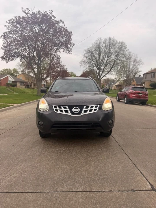 2013 Nissan Rogue - Image 2 of 10