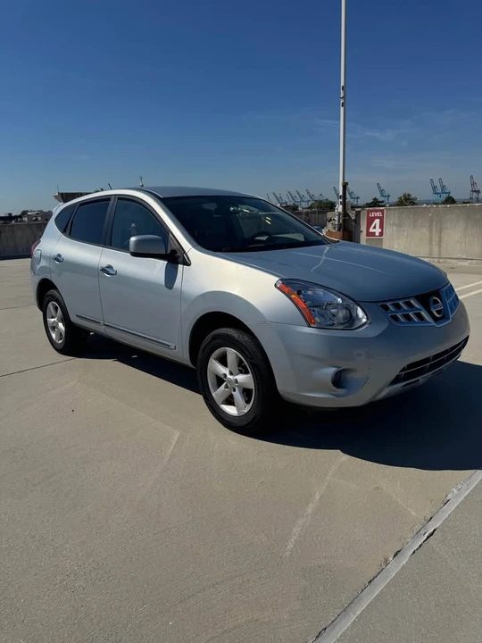 2013 Nissan Rogue - Image 4 of 10