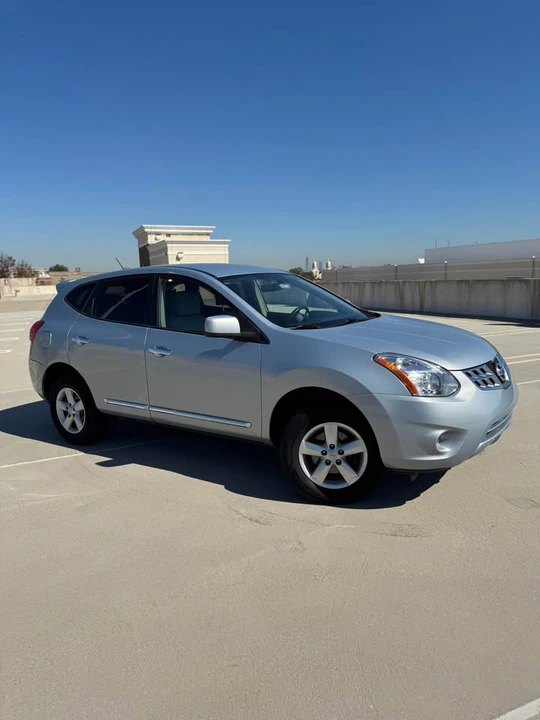 2013 Nissan Rogue - Image 2 of 10