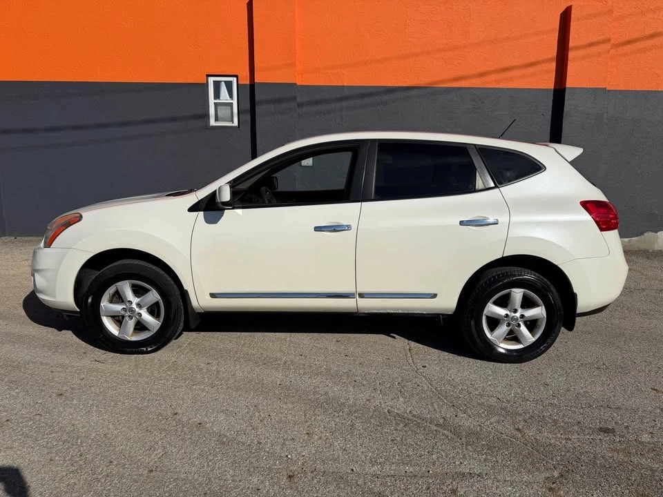 2013 Nissan Rogue - Image 2 of 14