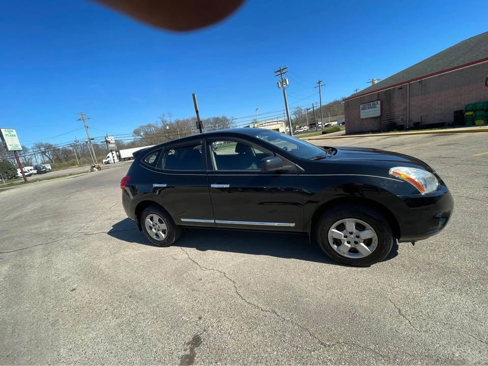 2013 Nissan Rogue - Image 2 of 16