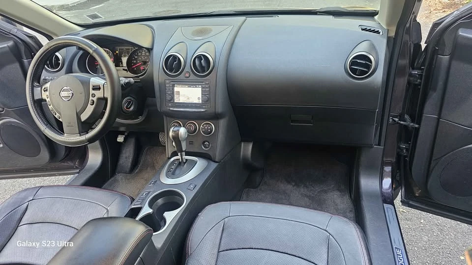 2013 Nissan Rogue - Image 10 of 18